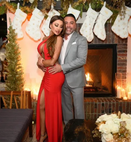 oscar de la hoya with his girlfriend holly sonders 