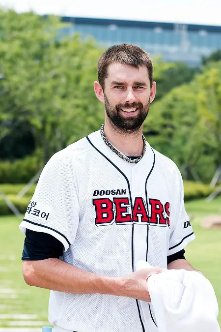 dustin nippert age