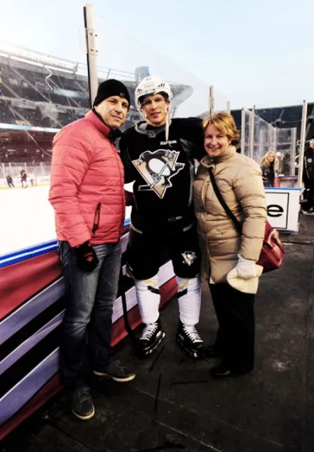 sidney crosby with his father and mother